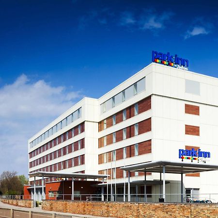 Park Inn By Radisson Peterborough Exterior photo