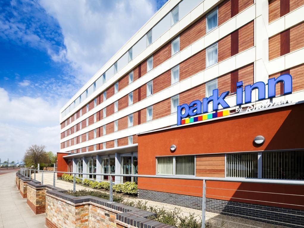 Park Inn By Radisson Peterborough Exterior photo