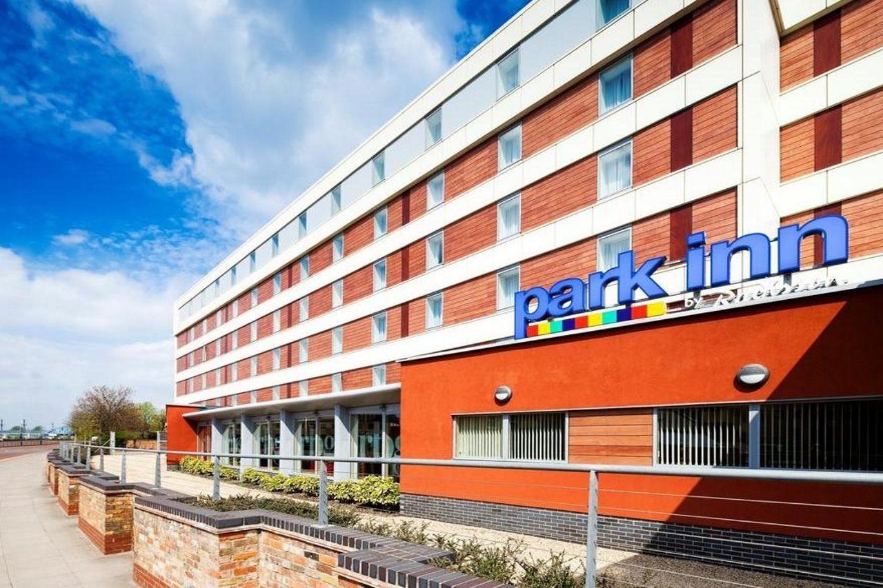 Park Inn By Radisson Peterborough Exterior photo